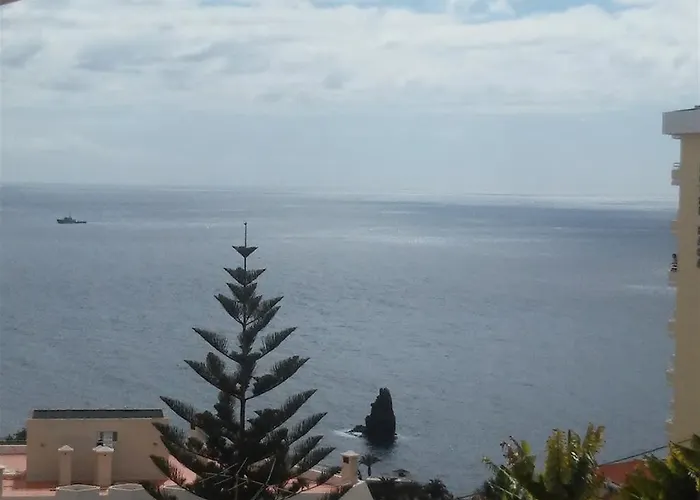 Colinas Do Lido Iii By Rentallido * Funchal (Madeira)
